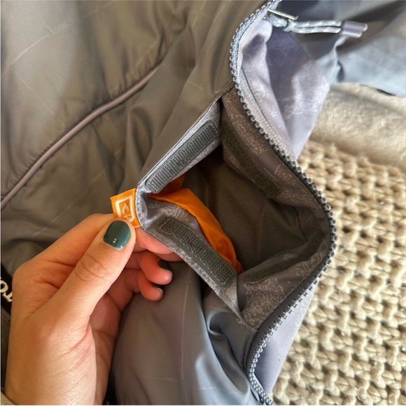 Women’s Burton Lelah Snowboarding Jacket - Picture 11 of 13